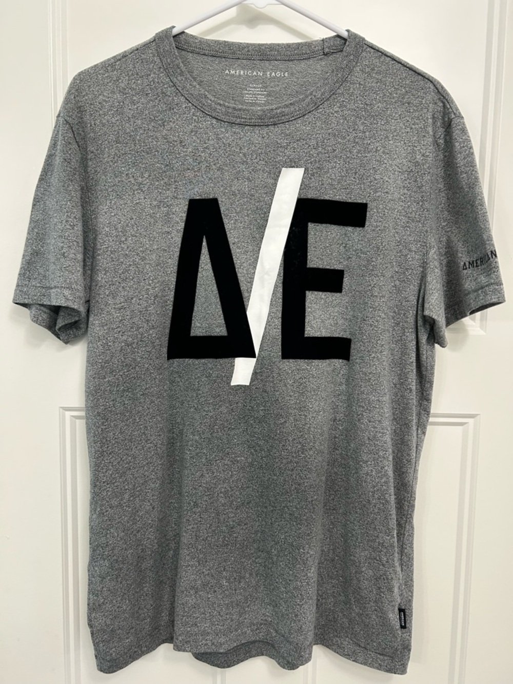 Men’s American Eagle Outfitters Gray Logo Crew Neck Tee - Size S